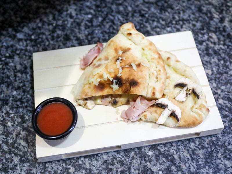 Calzone pecenica delivery