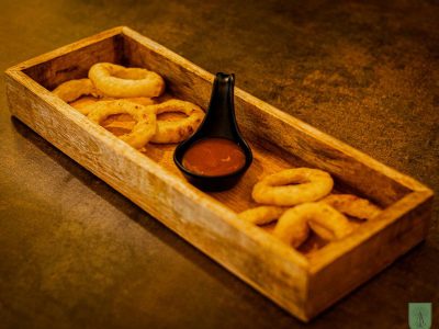Pohovani luk Wanted Burger dostava