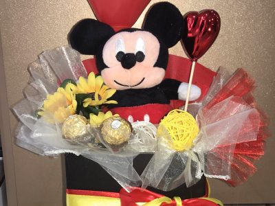 Plush Mickey Mouse in a box with decorative accessories Jovanina Cvećarica delivery
