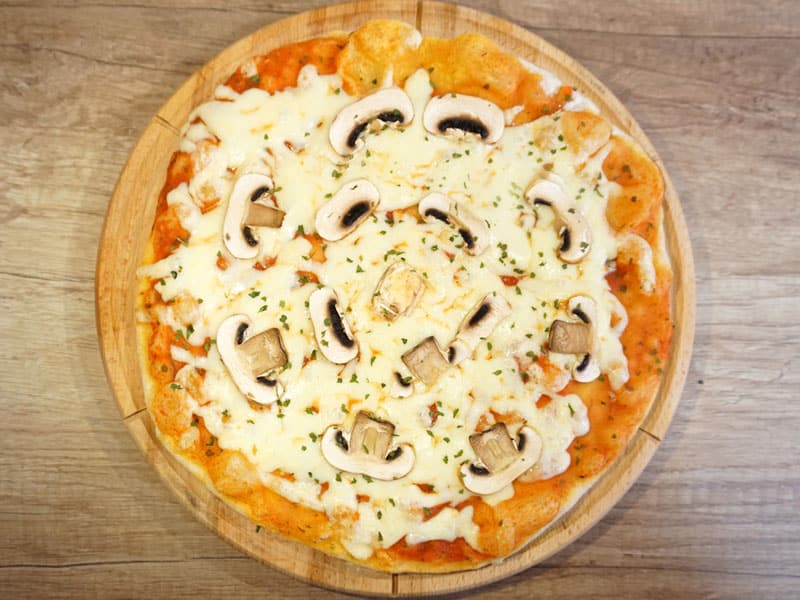 Funghi pizza delivery