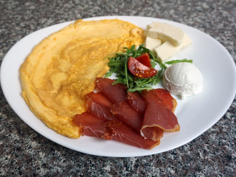 Omelete with prsociutto delivery