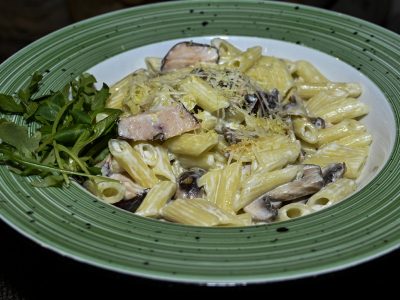 Pollo e funghi pasta Karamba Karađorđeva delivery