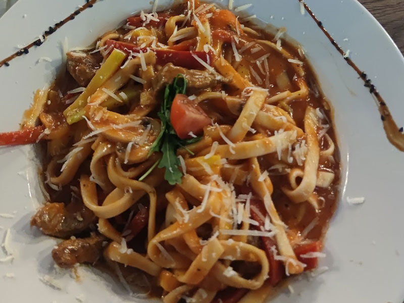Tagliatelle with beef steak delivery