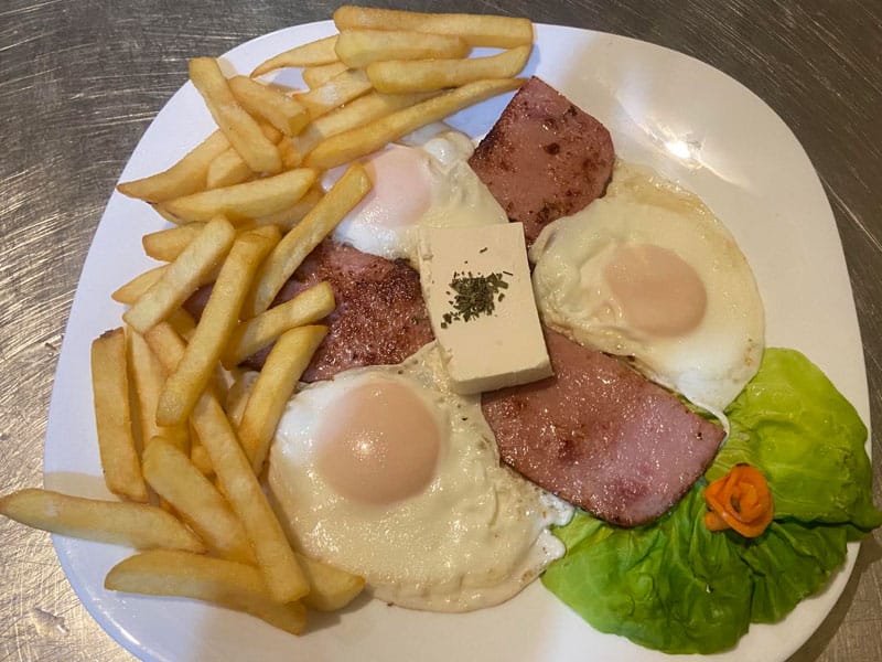 Eggs with ham delivery