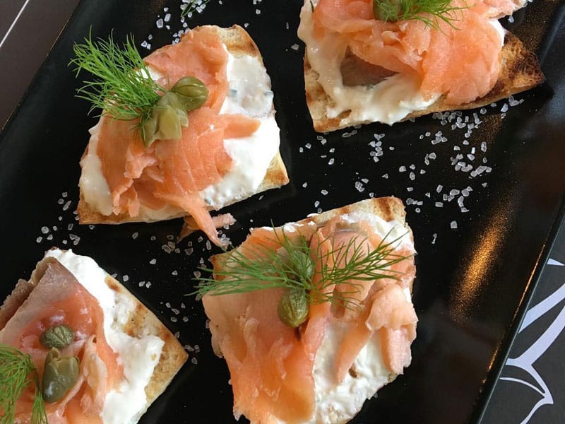 Bruschetti with smoked salmon delivery