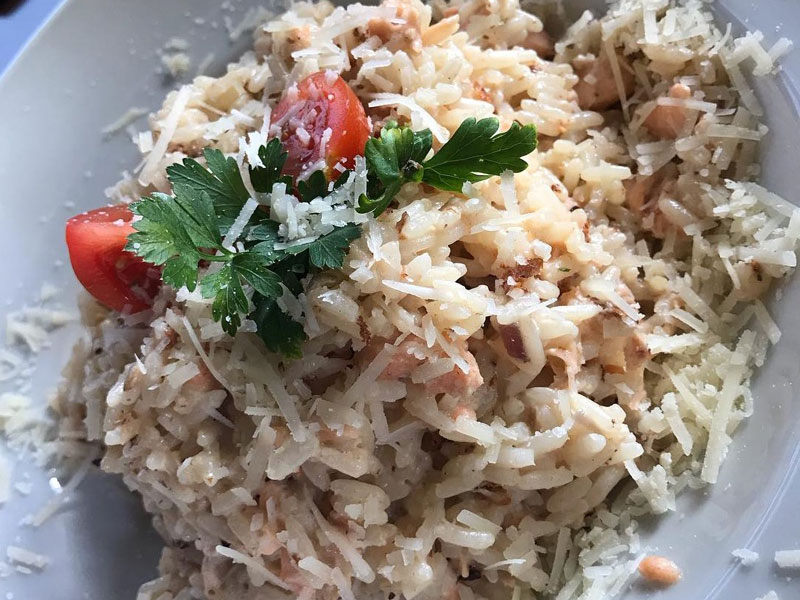 Risotto with salmon and vodka delivery