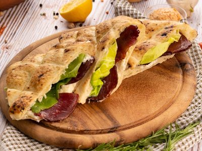 Flat bread with clotted cream and prosciutto Walter Šabac delivery