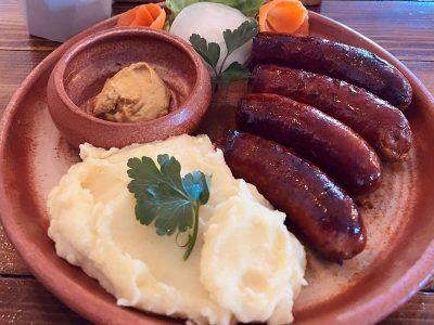 Homemade sausage with puree Naše Kafanče delivery