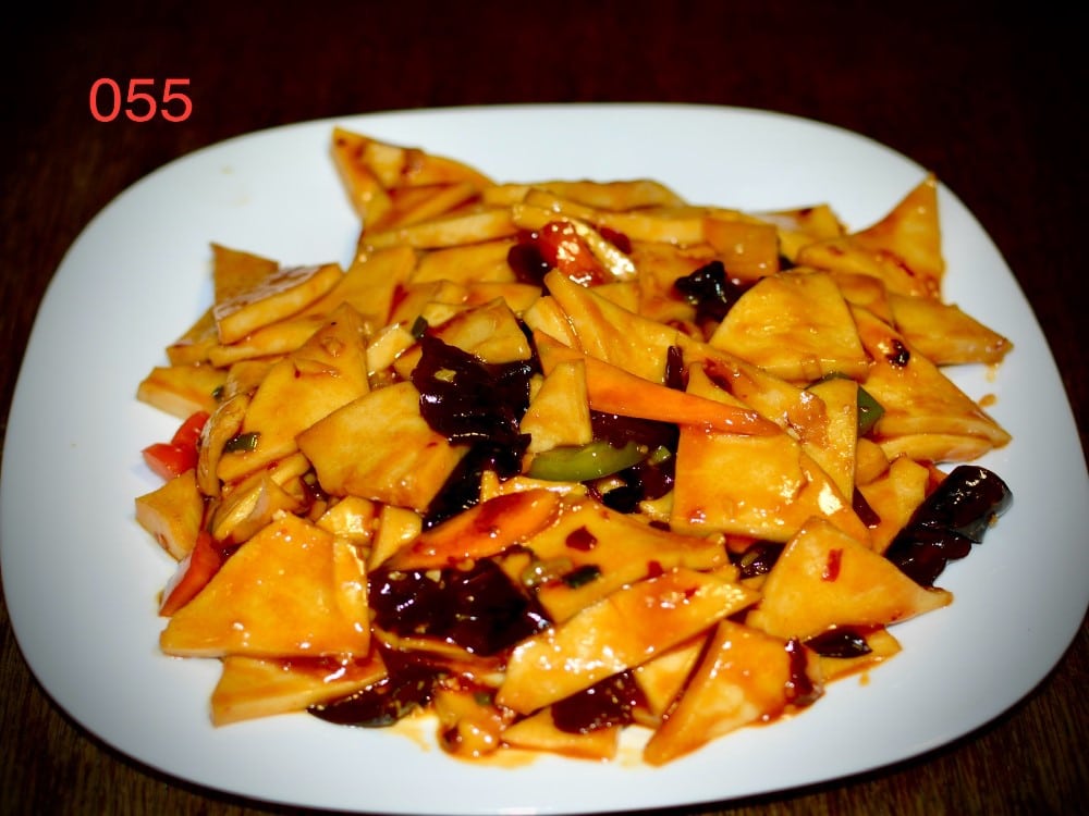 055. Tofu, black Chinese mushrooms and carrot delivery