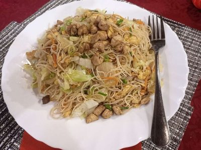 C06. Fried rise noodles with chicken Prvi Kineski Restoran delivery