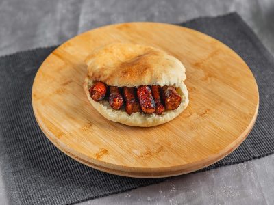 Sausage in bun Amos picerija delivery