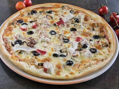 Frutti di mare pizza Intermezzo delivery