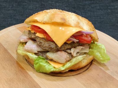 Grand double cheese bacon 300g Trojka Picerija Masarikova dostava