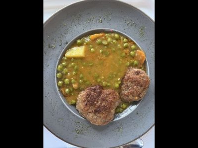 Obrok - Grašak, svinjska faširana šnicla, salata Balkan Ekspres Šabac dostava