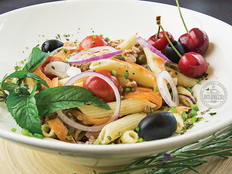 Penne with tuna, olives and vegetables delivery