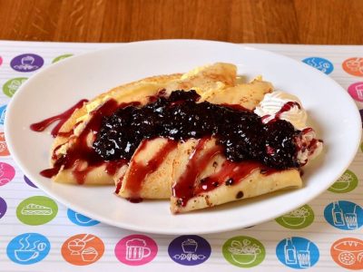 Pancakes with vanilla cream and fruit dressing Corso delivery