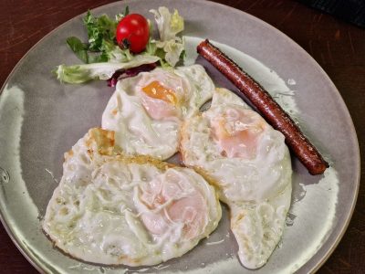 Pržena jaja sa kobasicom Balkan Ekspres Šabac dostava