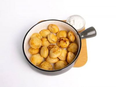 Prženi pelmeni sa sosovima Moskva Kafana dostava