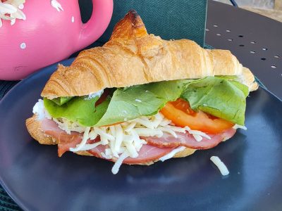 Croissant with prosciutto Kec 1926 delivery