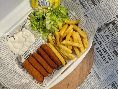 Breaded fish sticks in a bun Mister Burger delivery