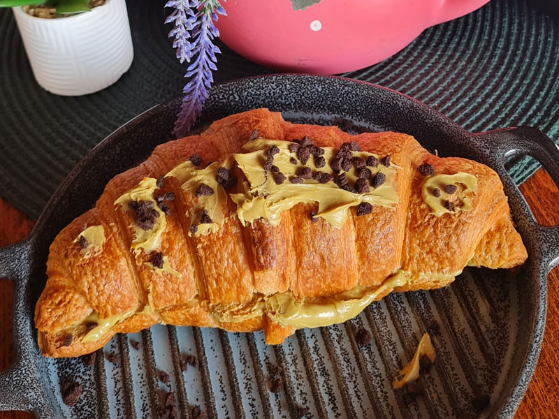 Pistacchio croissant delivery