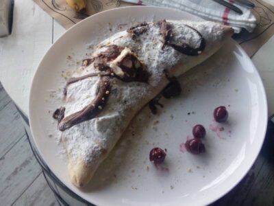 Slatka kalcona sa crnim kremom Pizzeria 038 dostava