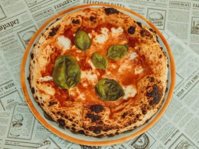 Margherita pizza Romeo & Giulia Pizzeria delivery