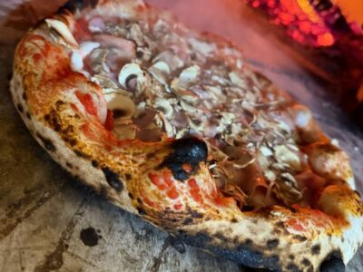 Romeo and Giulia pizza Romeo & Giulia Pizzeria delivery