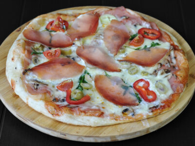 Pršuta pica Viktorija Picerija dostava