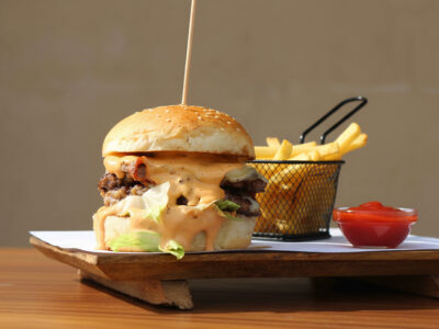 Balance burger double Mona Lisa Burger Bar delivery