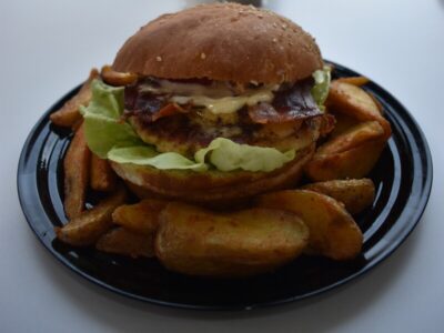 Chicken burger Gdin Obrok delivery