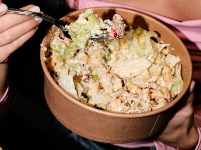 Chicken burger salad Nadla delivery