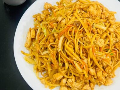 B011 Fried noodles with chicken Beijing Kineski Restoran delivery