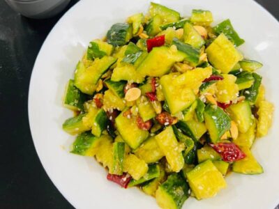 D010 Salad with cucumber and peanuts Beijing Kineski Restoran delivery