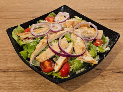 Salata sa piletinom Food Distrikt dostava