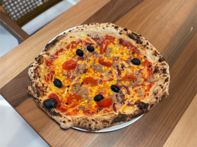 Tonno e Olive pica Banjac Pizzeria dostava
