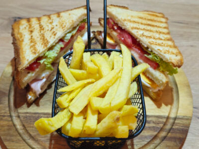 Tost sendvič 1 - sa grilovanom piletinom Food Distrikt dostava