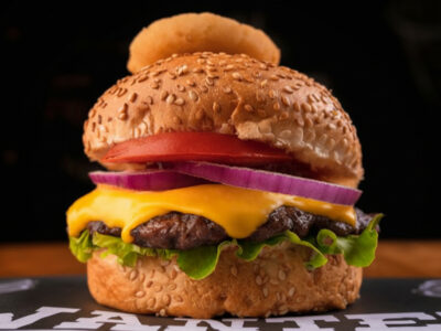 Cheddar burger Wanted Burger Ekonomska delivery