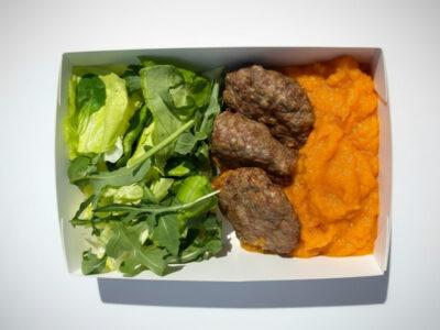 Minced meat steaks on sweet potatoes and carrots puree - normal Zdrava Priča delivery