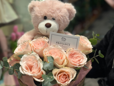 Boks sa medom i roze ružama Provance Cvećara delivery