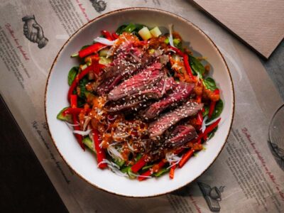 Beef steak salad - Sakura Balkan Distrikt delivery