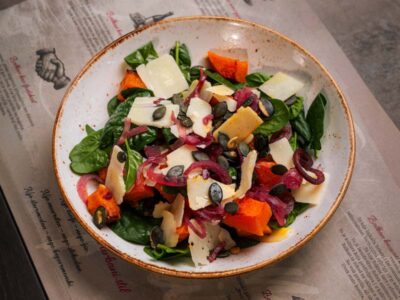 Spinach with baked pumpkin and parmesan - cold Balkan Distrikt delivery