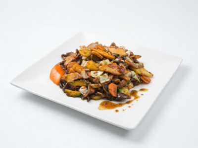 Veal with bamboo, black thin mushrooms and vegetables Dva Štapića delivery