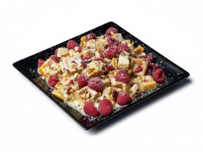 Bela čokolada, lešnik, kokos, malina waffle Sendvič Store Novi Beograd dostava