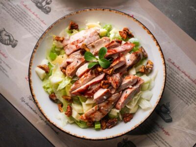 Woldorf salad with chicken Balkan Distrikt delivery