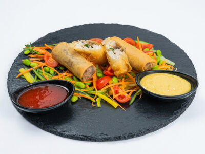 Warm spring rolls with chicken Sushi Queen & Pasta Queen delivery