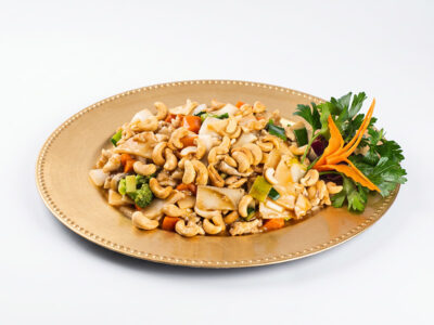 Chicken with cashew Gong Kineska Hrana delivery