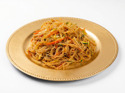 Rice noodles with vegetables in soy sauce Gong Kineska Hrana delivery