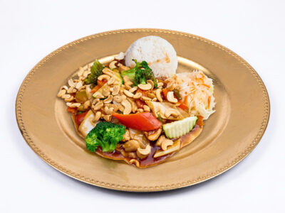Pork with cashew Gong Kineska Hrana delivery