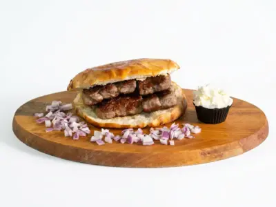 Banjalučkih 5 in a bun Gurmanska Priča delivery
